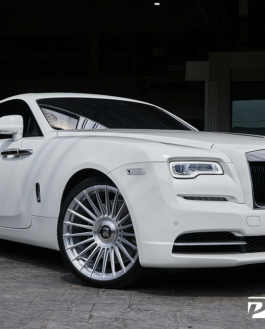 Фото дисков S17-13 Глянцевый лак на Rolls-Royce Wraith