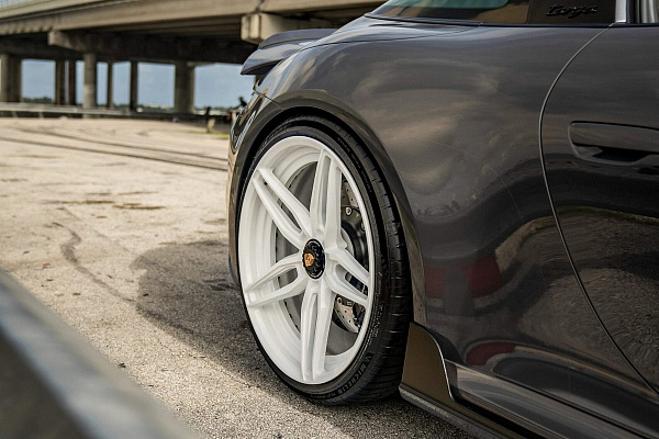 Фото дисков Anrky AN27 Белый глянец на Porsche 911 VIII