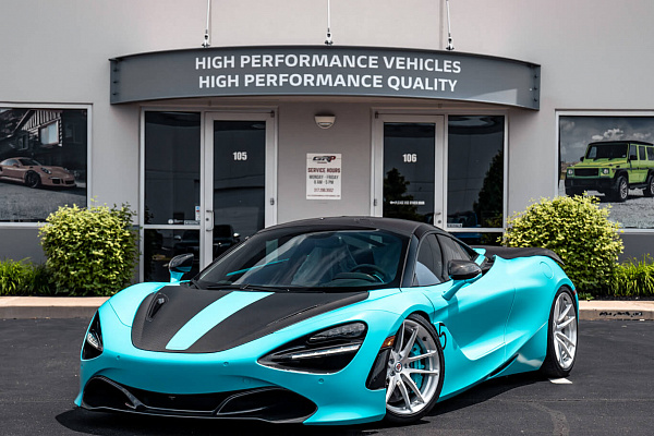 Фото дисков HRE P104 Глянцевый лак на McLaren 720S