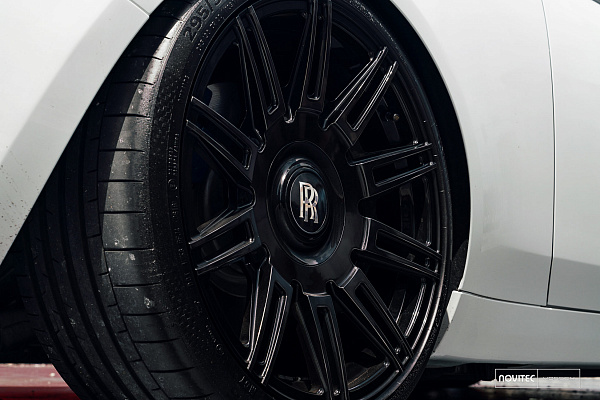 Фото дисков NOVITEC SP2 Черный глянец на Rolls-Royce Wraith