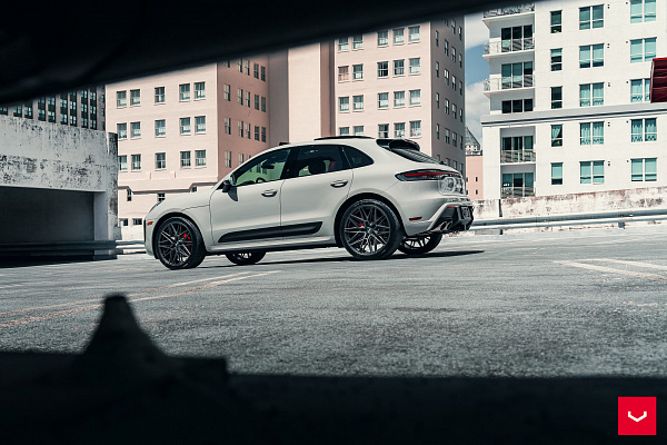 Фото дисков Vossen HF-7 Сатиновый графит на Porsche Macan I
