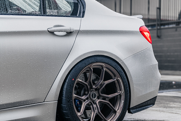 Фото дисков Brixton Forged CM5-RS Сатиновая бронза на BMW 3/M3 (F3x/F80)