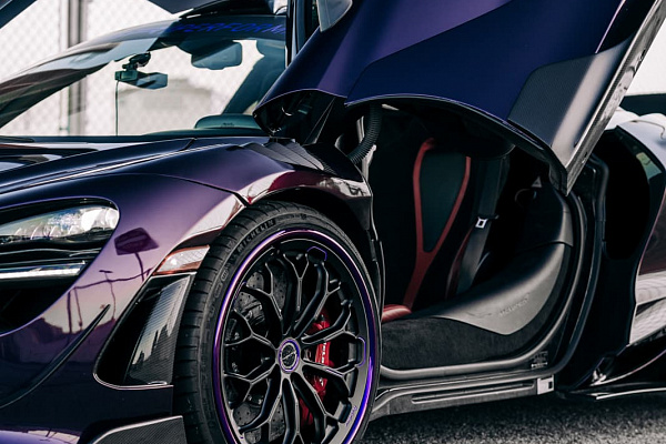 Фото дисков Brixton Forged CM6-RS Черный сатин на McLaren 720S