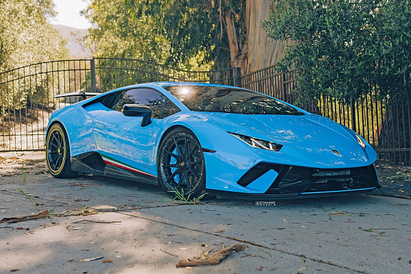 Фото дисков Savini SV10 Другой цвет на Lamborghini Huracan