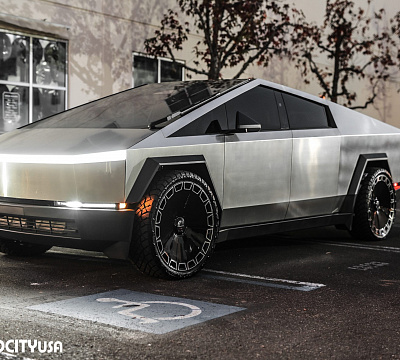Фото дисков Giovanna Dicotto на Tesla Cybertruck