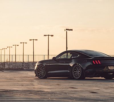 Фото дисков Vossen HF-2 на Ford Mustang VI