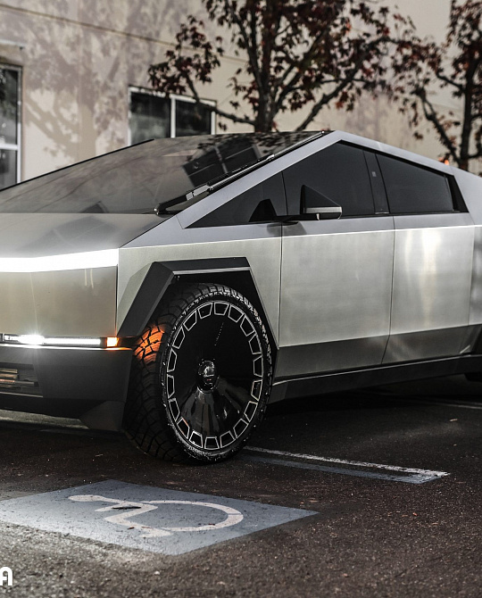 Фото дисков Dicotto Алмазная проточка на Tesla Cybertruck