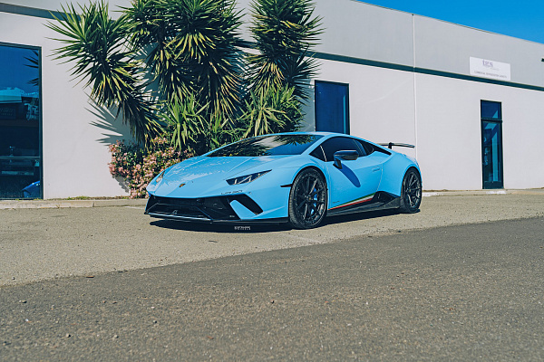 Фото дисков Savini SV10 Другой цвет на Lamborghini Huracan