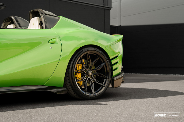 Ferrari 812
