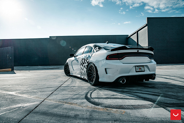 Фото дисков Vossen HF-2 Черный глянец на Dodge Charger VII