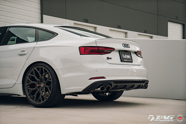 Фото дисков Vossen S17-01 Глянцевый темный лак на Audi A/S/RS 5 (F5)