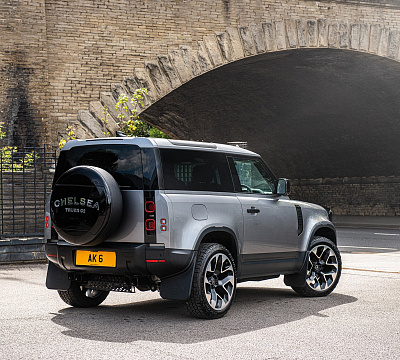 Фото дисков Kahn Type 60 RS2 на Land Rover Defender II