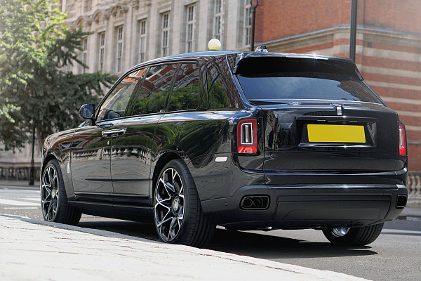Фото дисков Kahn Type 55 RS Алмазная проточка на Rolls-Royce Cullinan