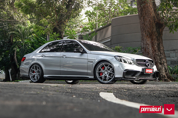 Фото дисков Vossen HF-5 Серебро на Mercedes-Benz E-Class (W212, S212, C207)