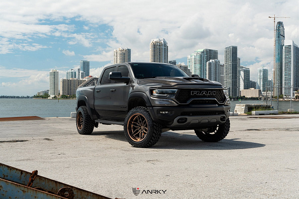Фото дисков Anrky AN36 Сатиновая бронза на Ram 1500 V