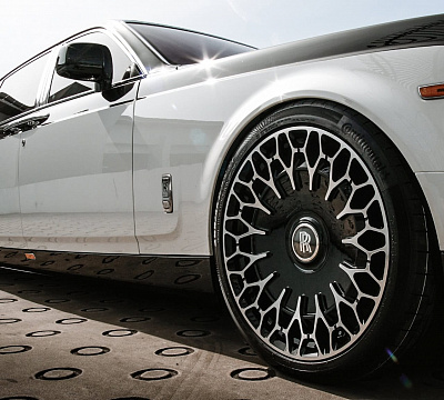 Фото дисков Brixton Forged LX08 на Rolls-Royce Phantom