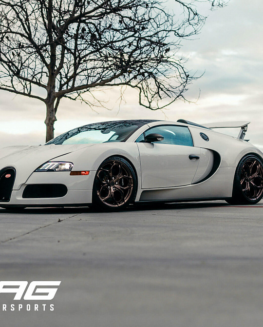 Фото дисков P111SC Глянцевая бронза на Bugatti Veyron