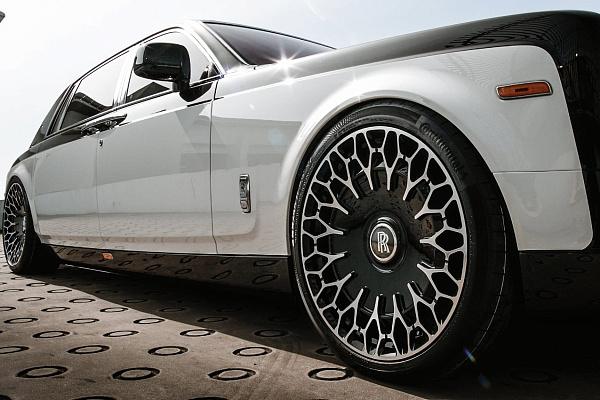 Фото дисков Brixton Forged LX08 Алмазная проточка на Rolls-Royce Phantom