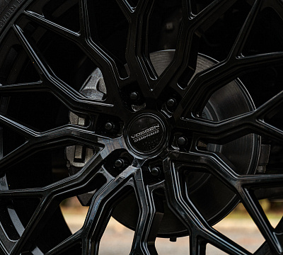 Фото дисков Vossen HF6-3 на Chevrolet Suburban XII