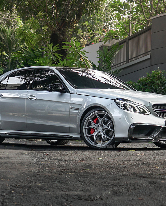 Фото дисков HF-5 Серебро на Mercedes-Benz E-Class (W212, S212, C207)