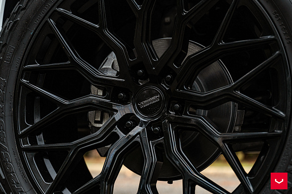 Фото дисков Vossen HF6-3 Черный глянец на Chevrolet Suburban XII