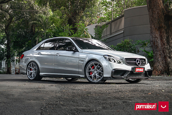 Фото дисков Vossen HF-5 Серебро на Mercedes-Benz E-Class (W212, S212, C207)