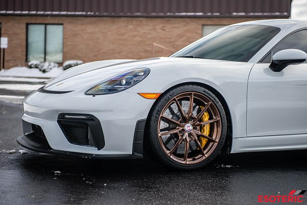 Фото дисков HRE P104SC Глянцевая темная медь на Porsche Cayman III
