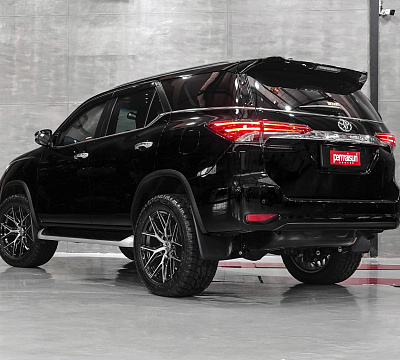 Фото дисков Vossen HF6-4 на Toyota Fortuner II