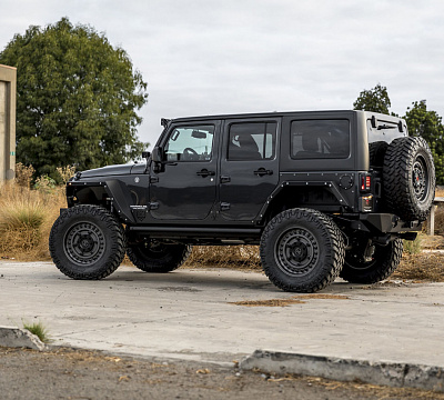 Фото дисков Black Rhino ARMORY на Jeep Wrangler III (JK)