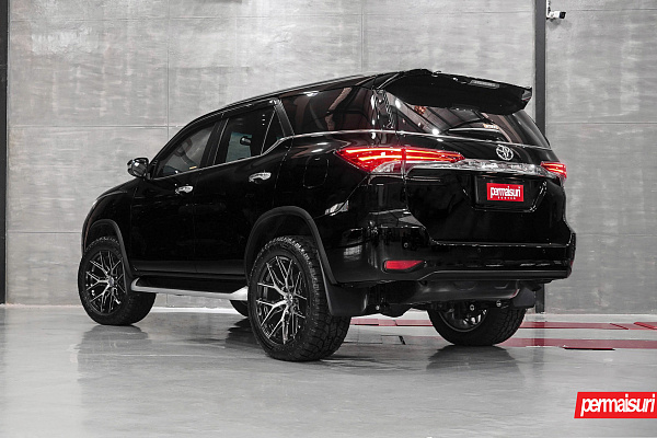Фото дисков Vossen HF6-4 Алмазная проточка на Toyota Fortuner II