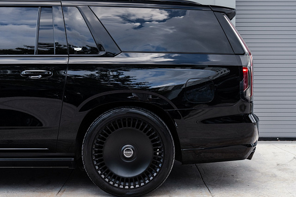 Фото дисков Brixton Forged LX16 Черный сатин на Cadillac Escalade V