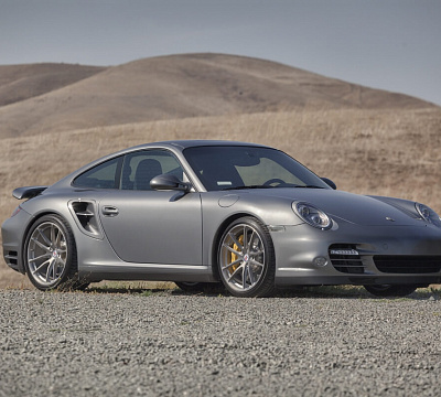 Фото дисков HRE P104 на Porsche 911 VI