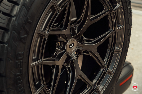 Фото дисков Vossen LC3-01 Глянцевый темный лак на Mercedes-Benz G-Class III