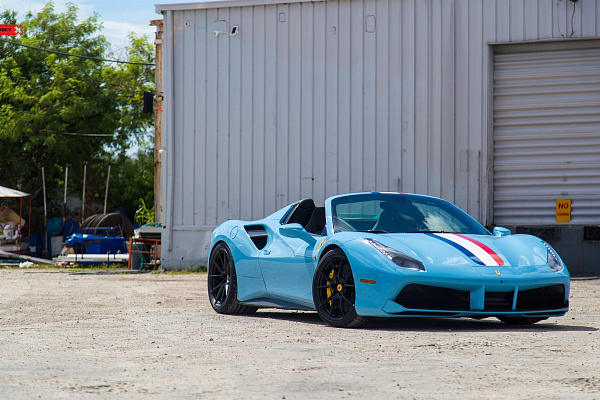 Фото дисков Anrky AN12 Черный сатин на Ferrari 488