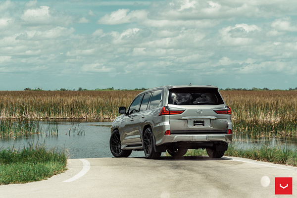 Фото дисков Vossen HF-7 Черный глянец на Lexus LX III