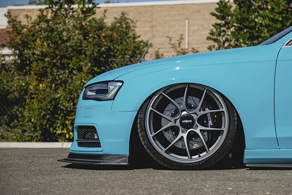 Фото дисков Rotiform LTN Сатиновый тонированный лак на Audi A/S/RS 4 (B8)