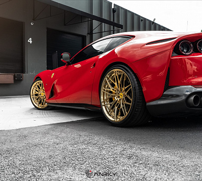 Фото дисков Anrky S2-X1 на Ferrari 812