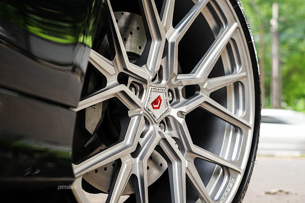 Фото дисков Vossen M-X3 Сатиновый лак на Mercedes-Benz E-Class (W213, S213, C238)
