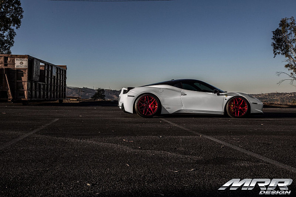 Фото дисков MRR FS01 Красный глянец на Ferrari 458