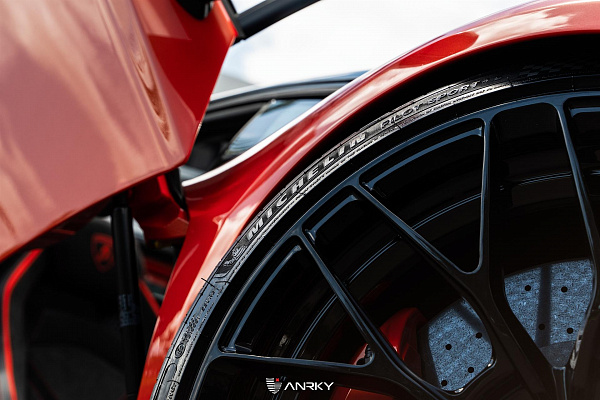 Фото дисков Anrky AN20 Черный глянец на Lamborghini Aventador