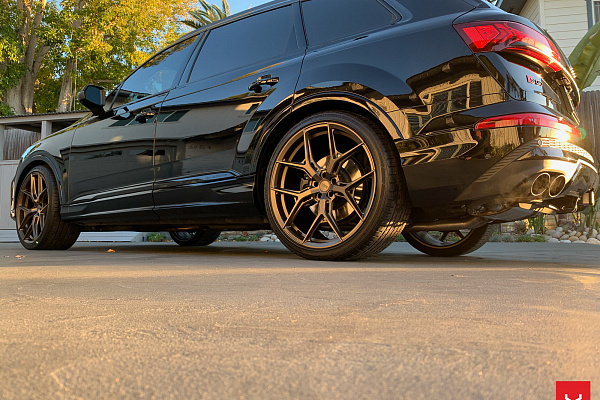 Фото дисков Vossen HF-5 Сатиновая бронза на Audi Q7 (4M)