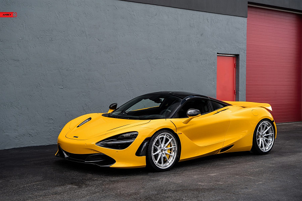 Фото дисков Anrky AN38 Глянцевый лак на McLaren 720S