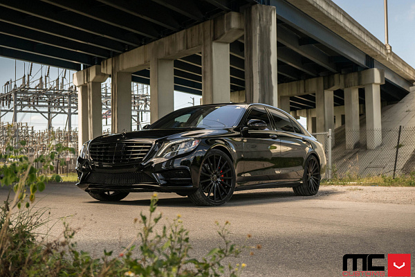 Фото дисков Vossen VFS-2 Черный глянец на Mercedes-Benz S-Class (W222, C217)