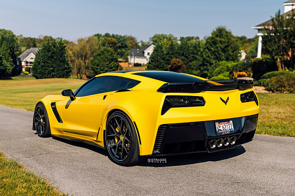 Фото дисков Strasse Wheels SM5R Deep Concave FS Другой цвет на Chevrolet Corvette C7