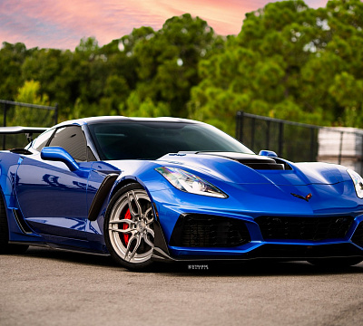 Фото дисков Strasse Wheels SV4 Deep Concave Duoblock на Chevrolet Corvette C7