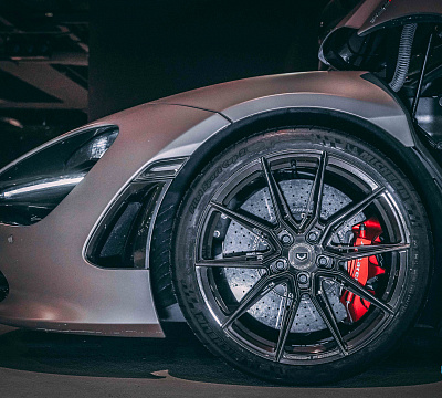 Фото дисков Vossen EVO-2R на McLaren 720S