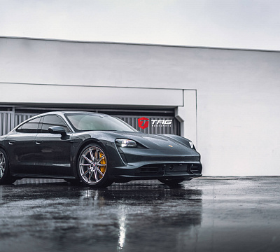 Фото дисков HRE P104SC на Porsche Taycan I