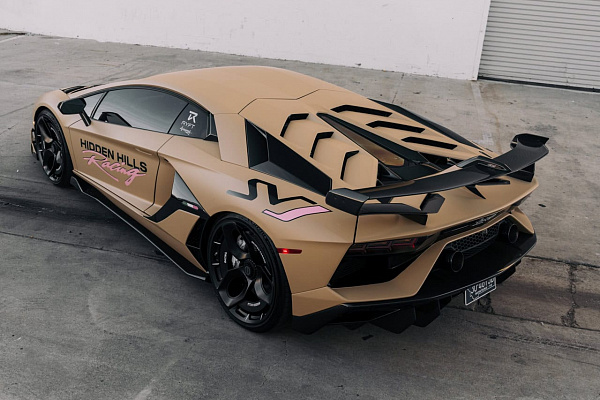 Фото дисков Brixton Forged NC01-R Черный сатин на Lamborghini Aventador