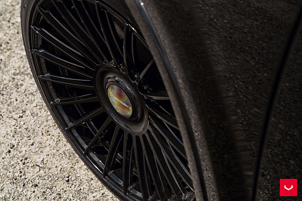 Фото дисков Vossen HF-8 Черный глянец на Audi Q7 (4M)