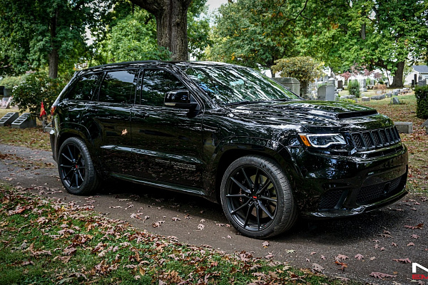 Фото дисков Anrky AN12 Черный сатин на Jeep Grand Cherokee IV